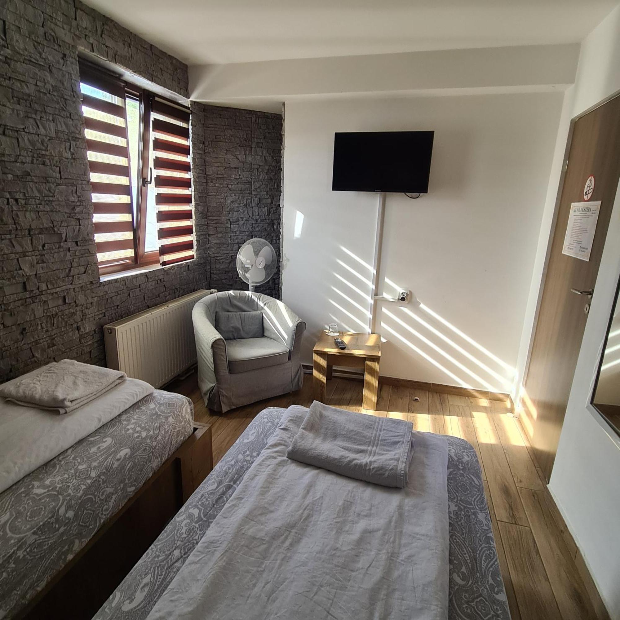 Vila Estera Therme บาโลเตชติ ภายนอก รูปภาพ